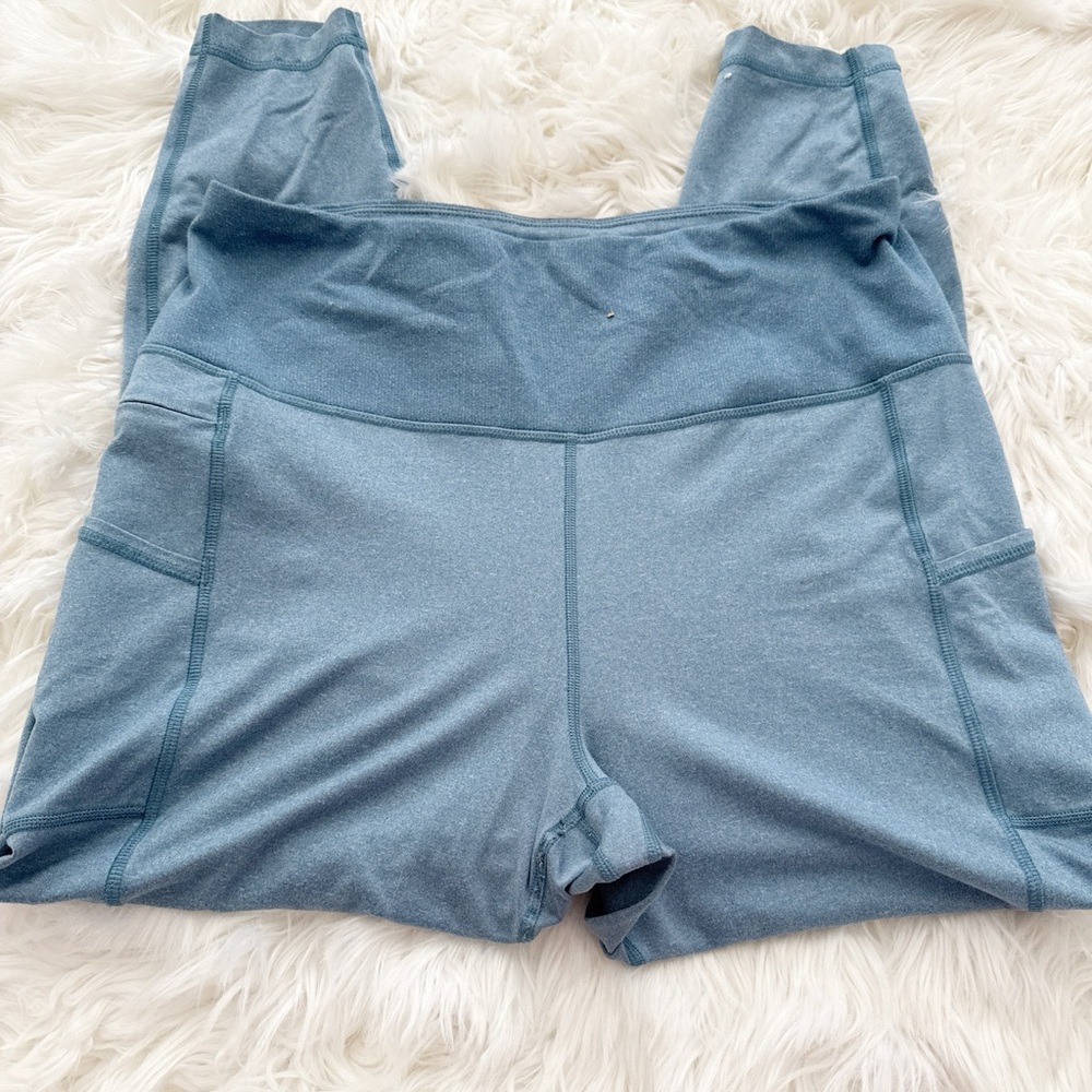 High-Waist Blue Active Shorts with Side Pockets